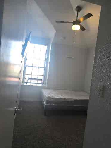 Room for rent on the Eastside ELP