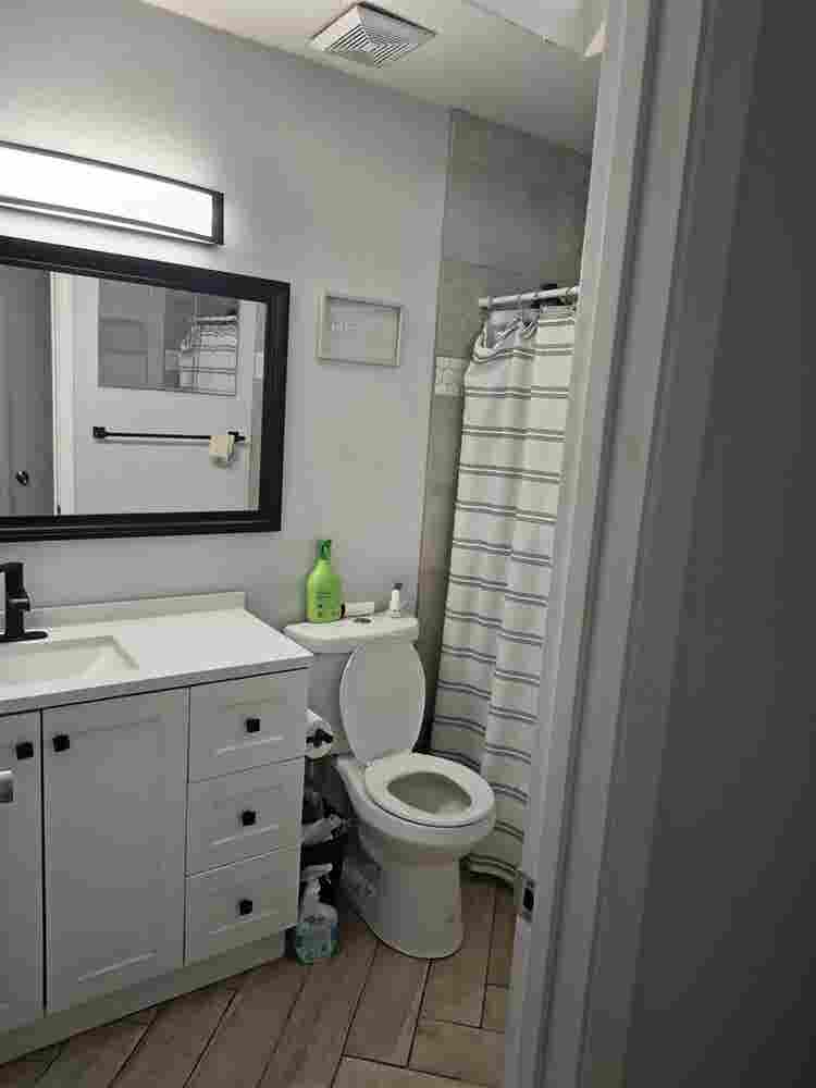 Room for rent on the Eastside ELP