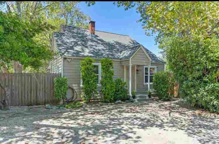 Private Room with large yard