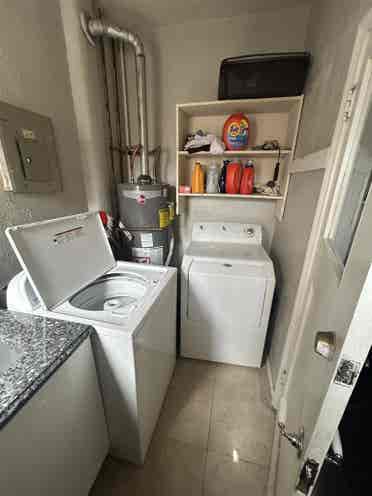 Looking for Roommate