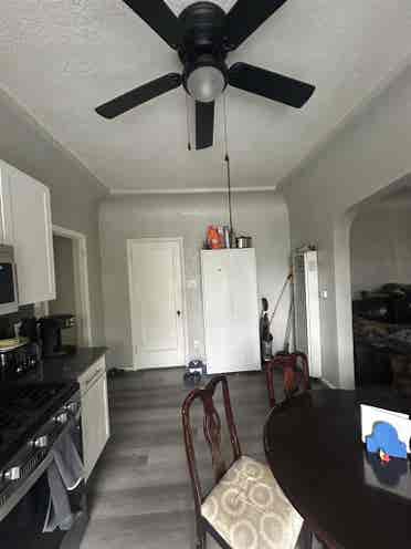 Looking for Roommate