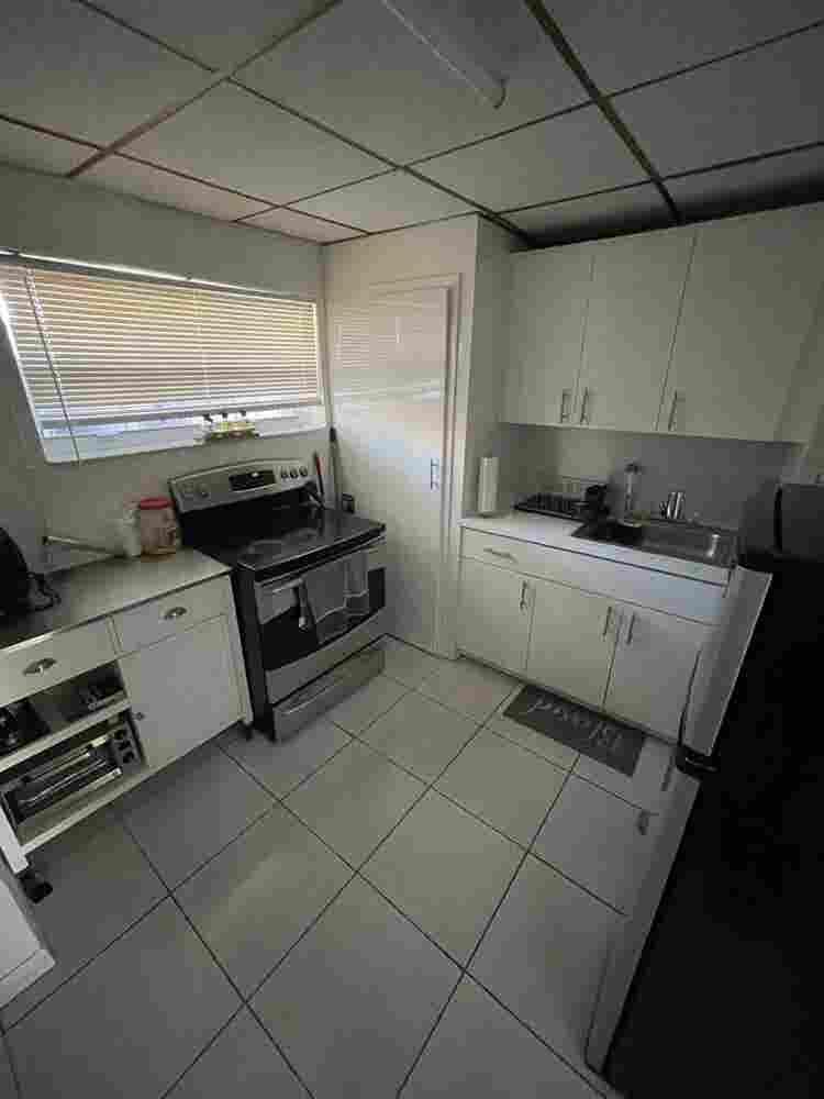 Apto/ Large Room in coral way