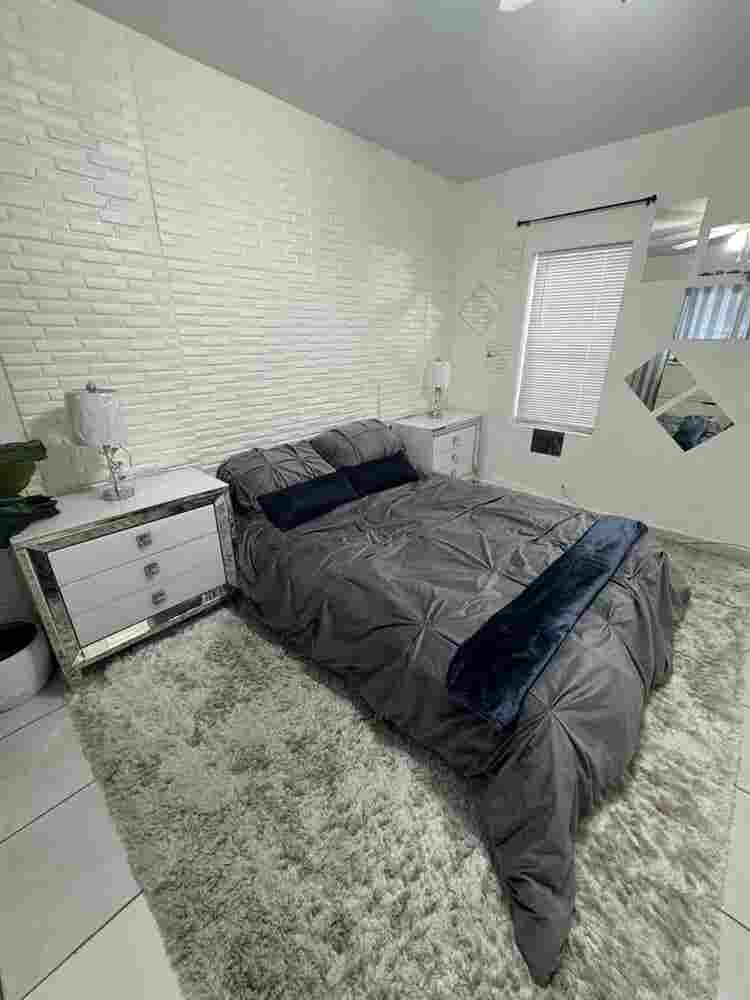 Apto/ Large Room in coral way