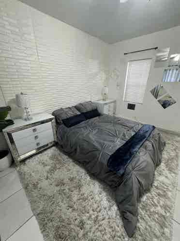 Apto/ Large Room in coral way
