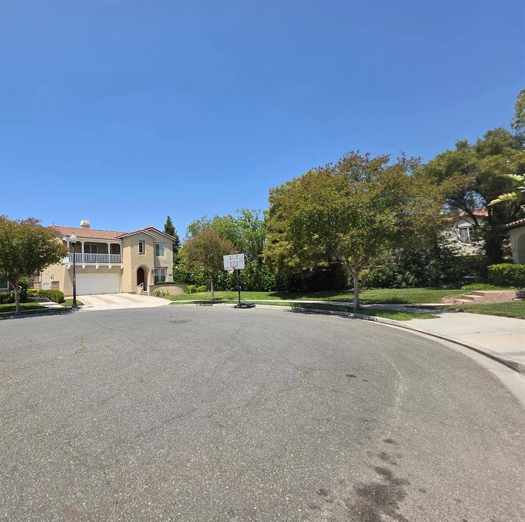 SCV - Bridgeport home rooms to rent
