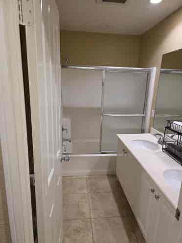 SCV - Bridgeport home rooms to rent