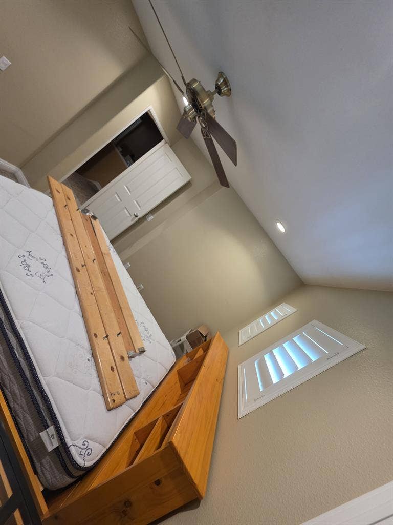 SCV - Bridgeport home rooms to rent