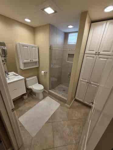 SCV - Bridgeport home rooms to rent