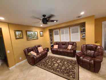 SCV- Bridgeport home, rooms to rent