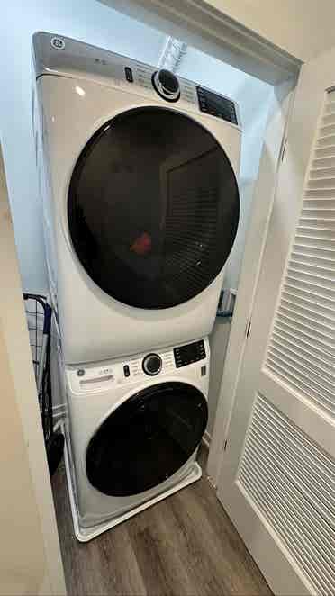 1BEDROOM/ Private Bathroom