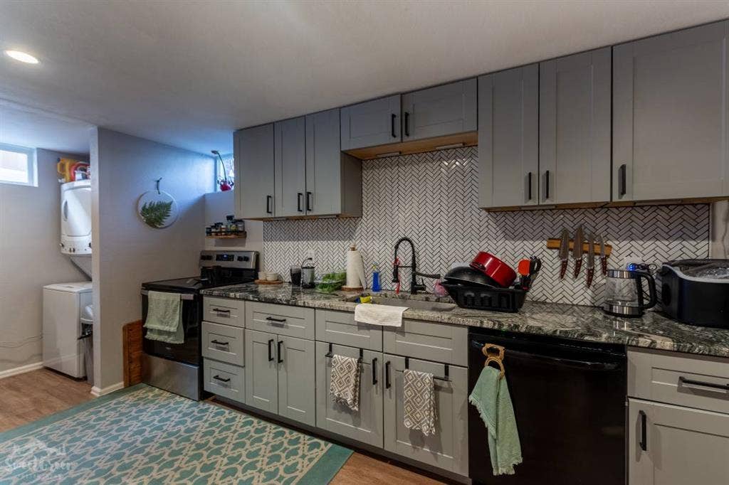 Room in Remodeled Lakewood Home
