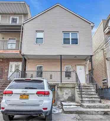Room Available In South Jersey City