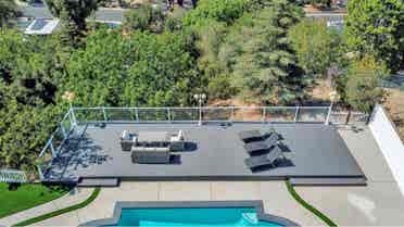 5 BEDROOM POOL HOME W/ VIEWS IN LA