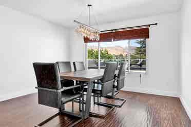 5 BEDROOM POOL HOME W/ VIEWS IN LA