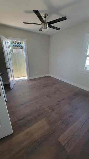 LBC w/ bathroom & private entrance