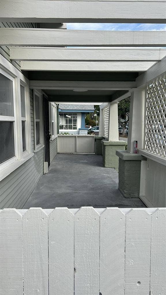 LBC w/ bathroom & private entrance