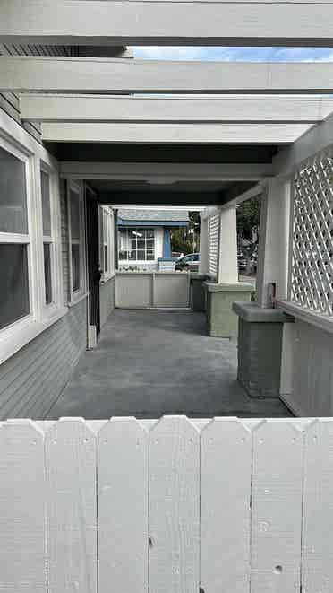 LBC w/ bathroom & private entrance