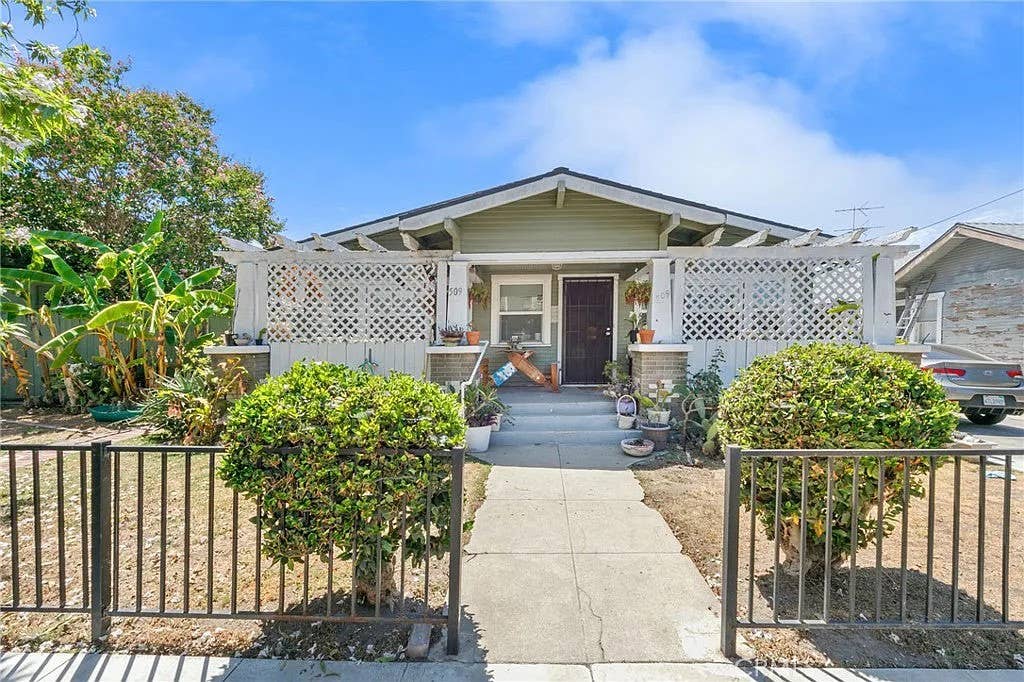 LBC w/ bathroom & private entrance