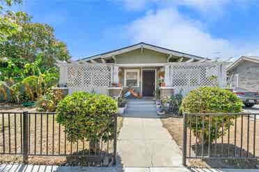 LBC w/ bathroom & private entrance
