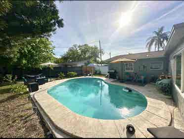 Pinellas park private room for rent