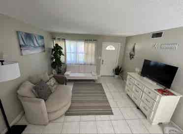 Pinellas park private room for rent
