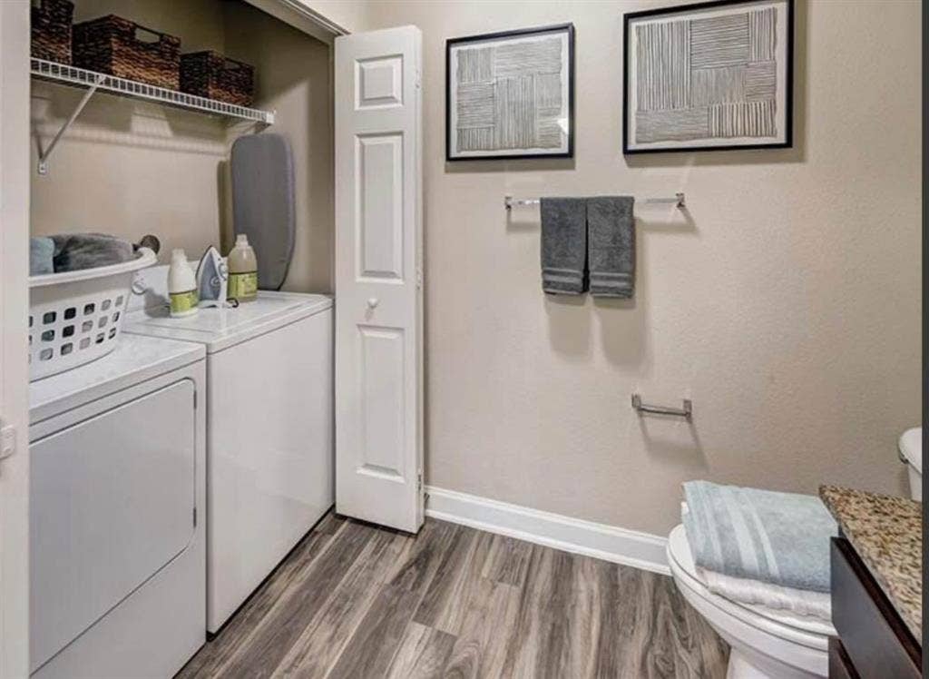 Apartment available!