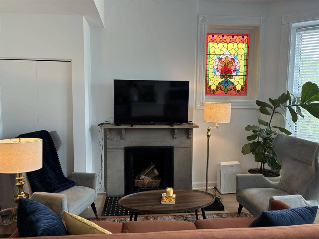 Looking for Lincoln Park roommate