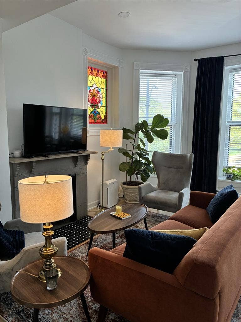 Looking for Lincoln Park roommate