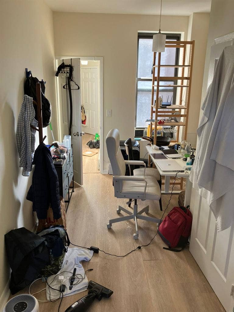 Spaces in Bright UWS 3-Bed !