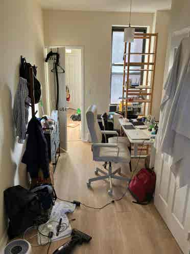 Spaces in Bright UWS 3-Bed !