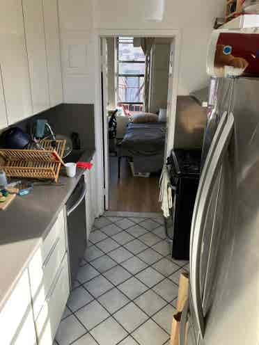 Spaces in Bright UWS 3-Bed !