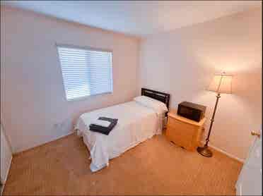 R1, Private room for rent