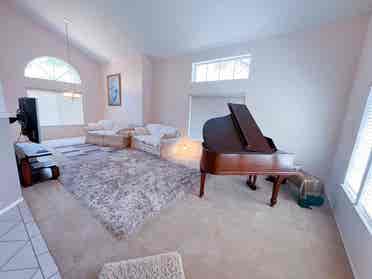 R1, Private room for rent