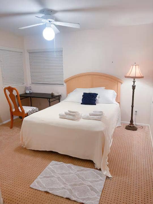 R2, Private Nice room for rent