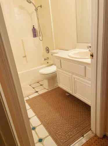 R2, Private Nice room for rent