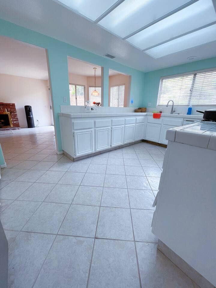 R2, Private Nice room for rent