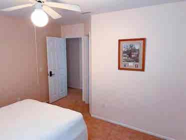 R2, Private Nice room for rent