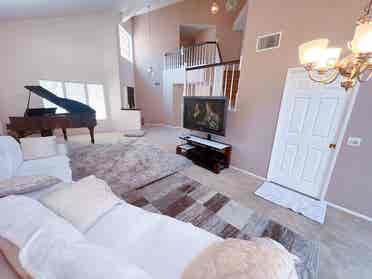 R2, Private Nice room for rent