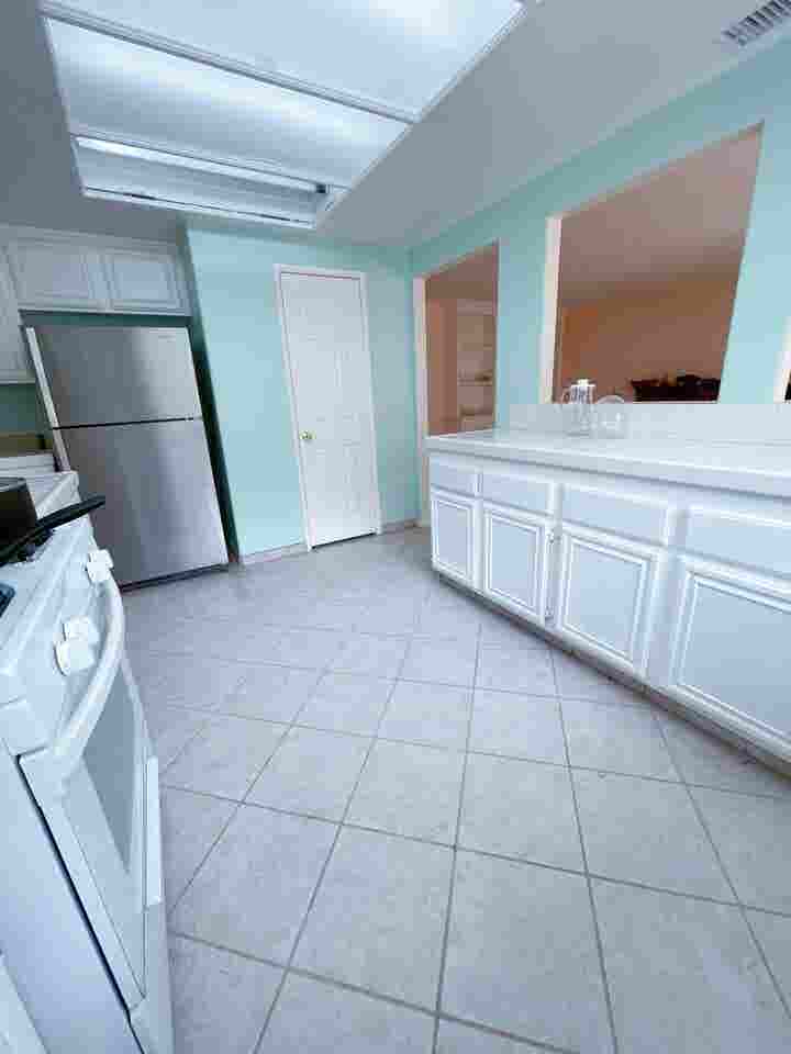 R2, Private Nice room for rent
