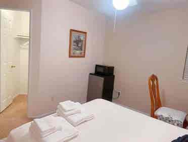 R2, Private Nice room for rent