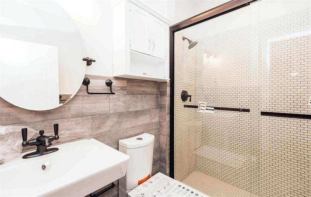 Bath Bushwick Pad