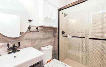 Bath Bushwick Pad
