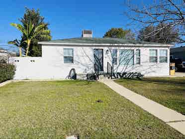 Entire House near Hospitall
