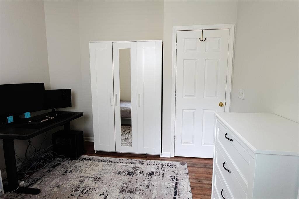 Fully Furnished Room in Woodstock