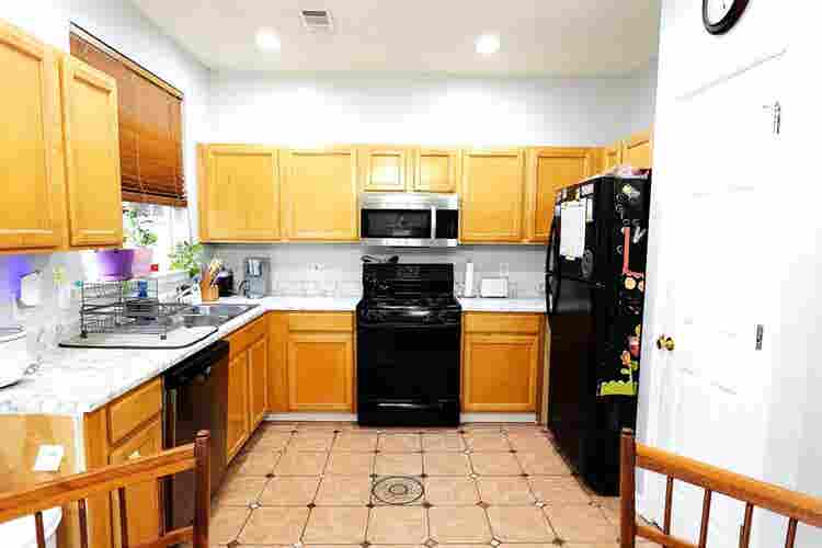 Fully Furnished Room in Woodstock