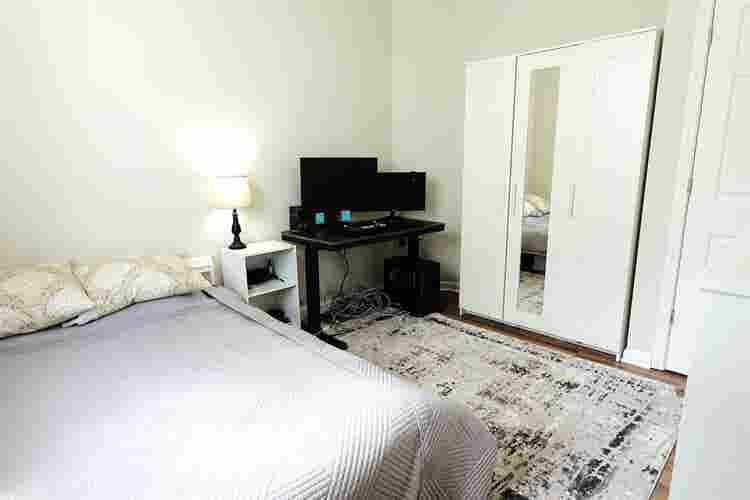 Fully Furnished Room in Woodstock