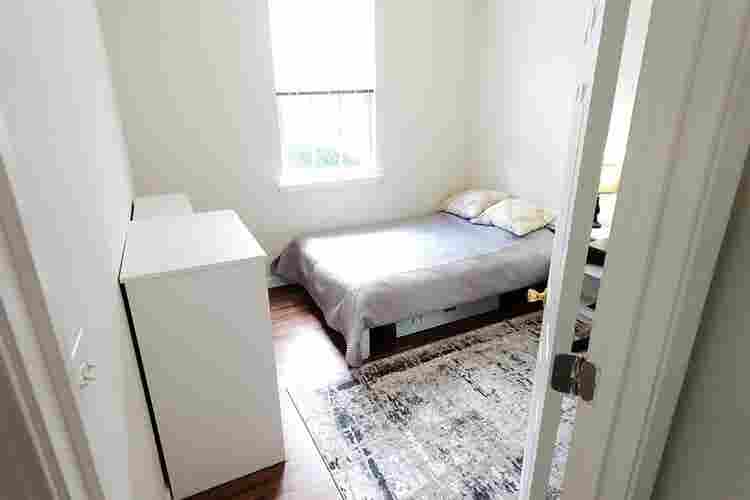 Fully Furnished Room in Woodstock