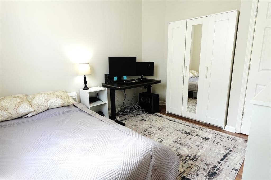 Fully Furnished Room in Woodstock