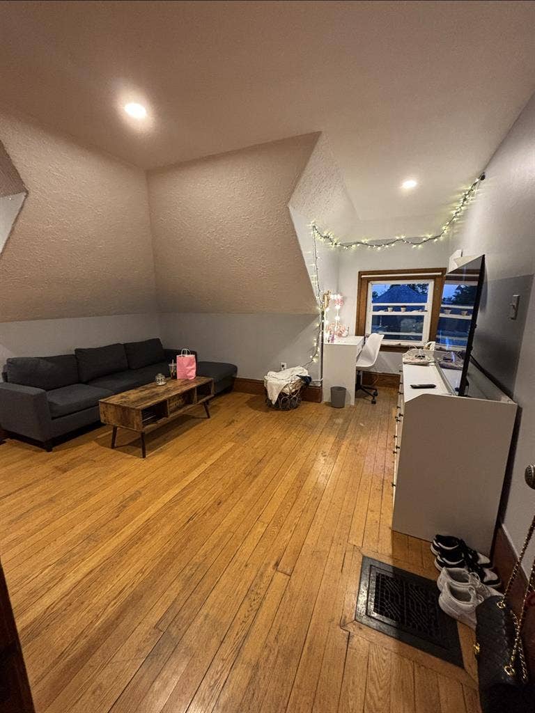 Top floor of apartment for rent