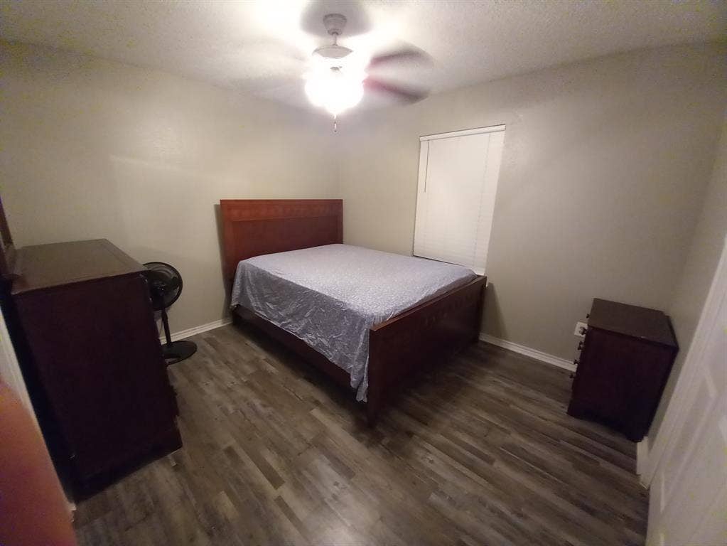 Very clean and tidy room